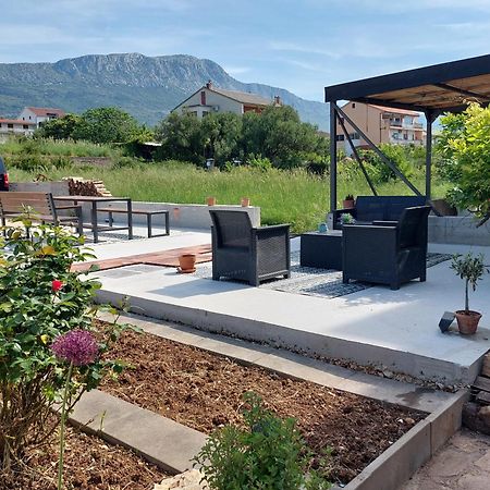 Spacious Apartment Close To The Sea In Split Area Каштела Экстерьер фото